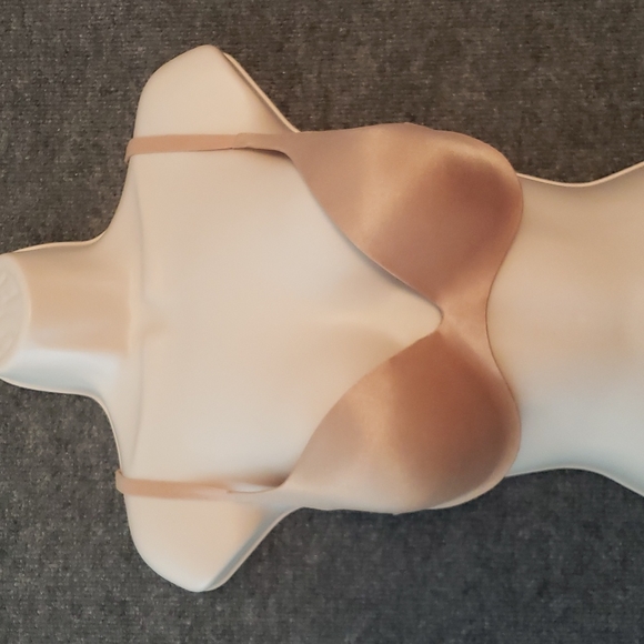 Victoria's Secret Push Up Padded Bra/Beige - Picture 1 of 7